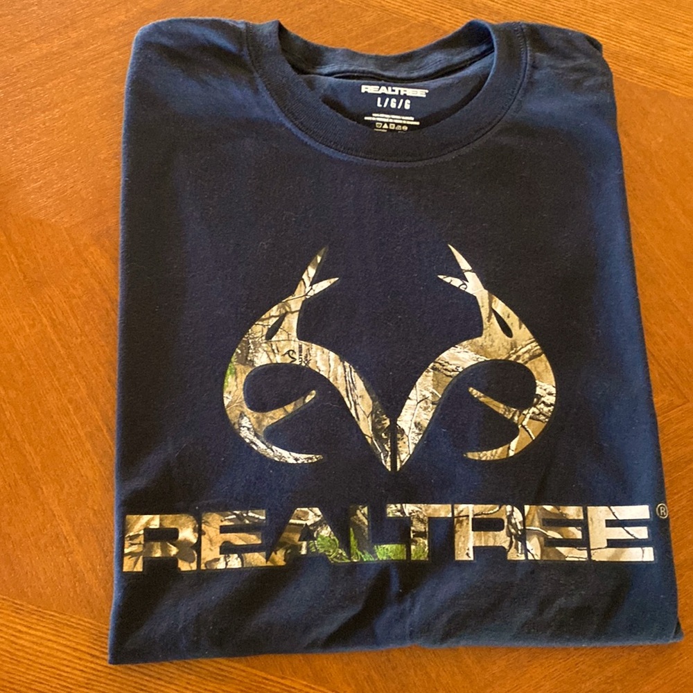 Realtree black short sleeve shirt